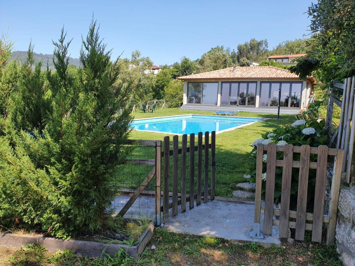 The Pool House Vila Longos Exterior foto