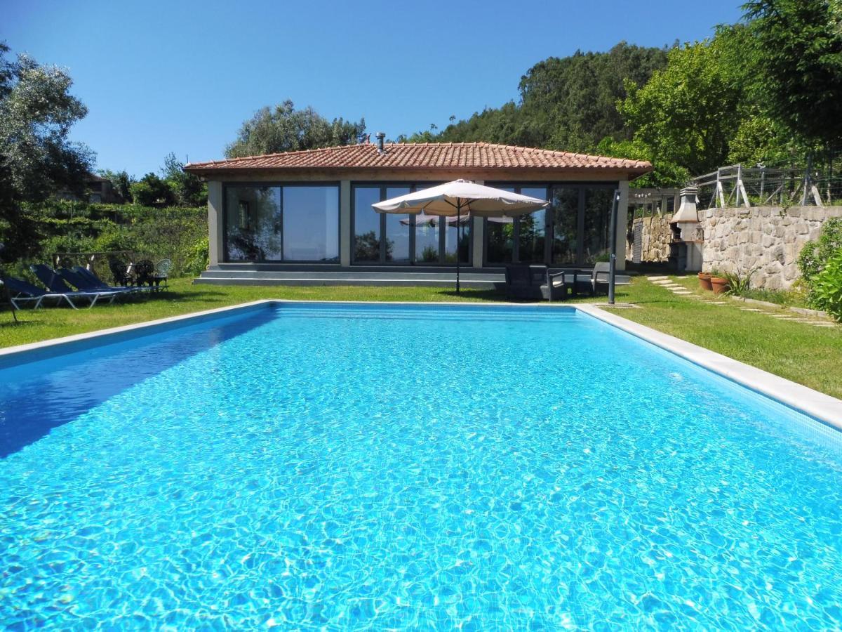 The Pool House Vila Longos Exterior foto